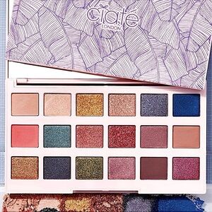 Ciate London Beauty The Editor Palette New England 18 Pan Eyeshadow Makeup NEW